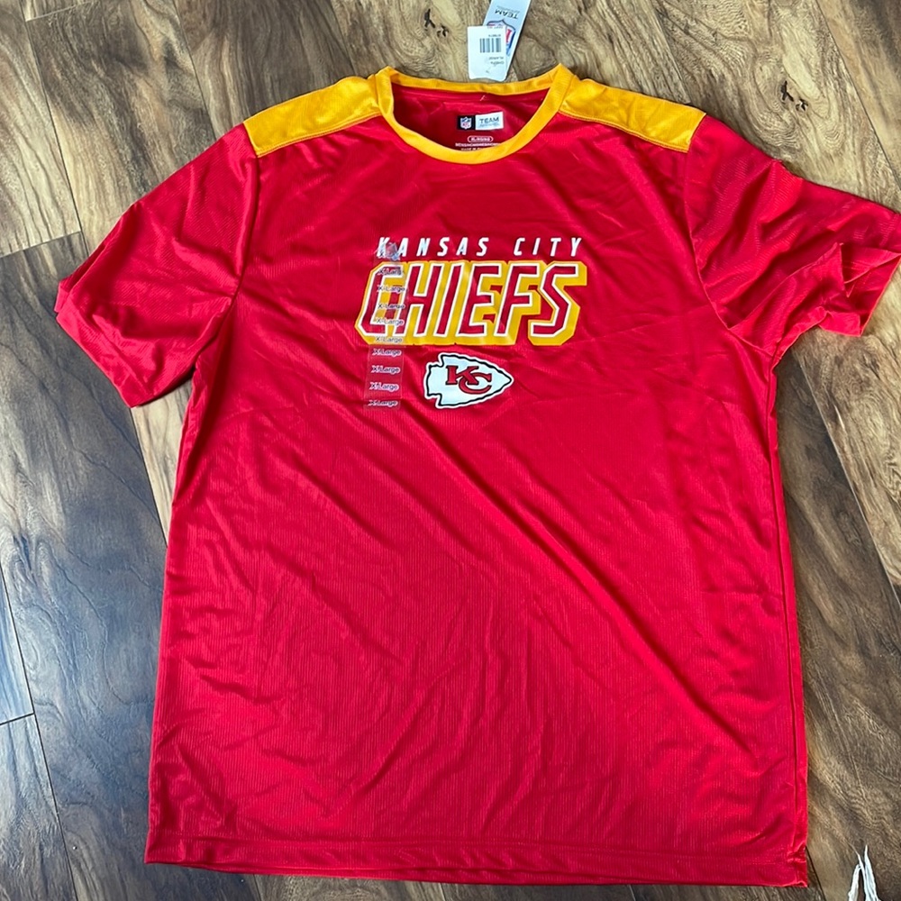 Mens xl chiefs short sleeve shirt
